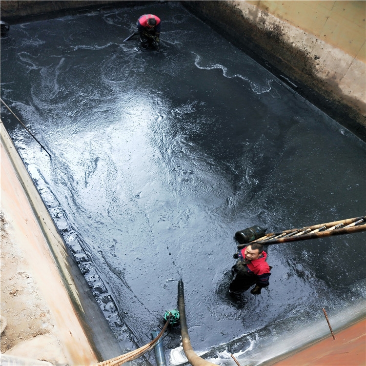 临湘废水池清理