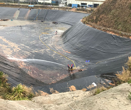 临湘废水池清理